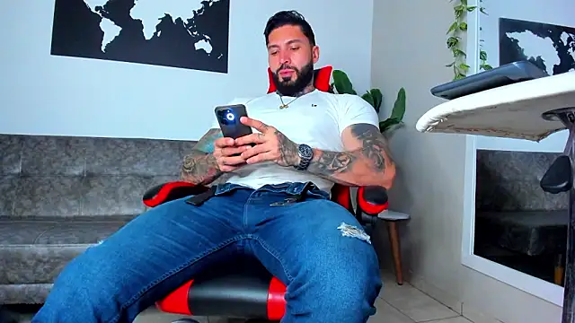 Snapshot of Alessrose chatting on February 2026 07:54:01 PM Alessrose online show from February 2026 07:54:01 PM