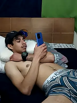 Snapshot of baby_22cm chatting on February 2026 05:28:02 AM baby 22cm online show from February 2026 05:28:02 AM