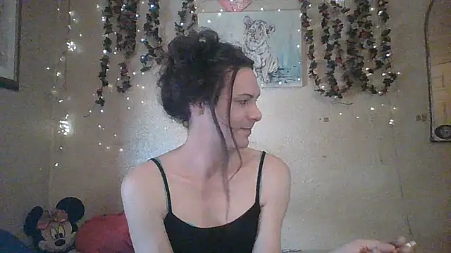 Snapshot of sillymillie4 chatting on June 2026 07:12:02 PM sillymillie4 online show from June 2026 07:12:02 PM