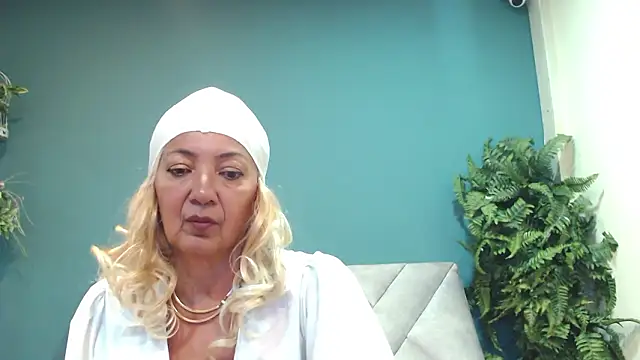 AmelieLux online show from March 2026 06:47:01 PM