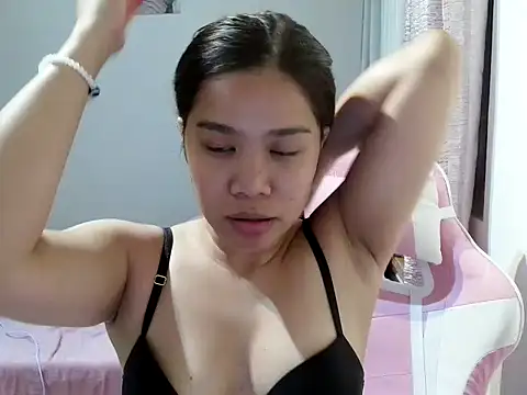 Snapshot of Avery_69 chatting on April 2026 05:10:01 PM Avery 69 online show from April 2026 05:10:01 PM