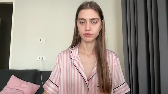 Snapshot of SonyaSweety chatting on February 2026 12:34:02 AM SonyaSweety online show from February 2026 12:34:02 AM