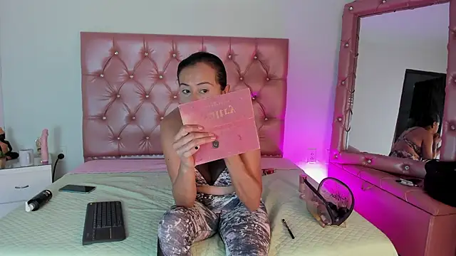 Snapshot of Ashtart_1 chatting on February 2026 02:18:02 AM Ashtart 1 online show from February 2026 02:18:02 AM