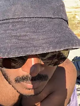 Reez77 online show from March 2026 07:45:02 AM