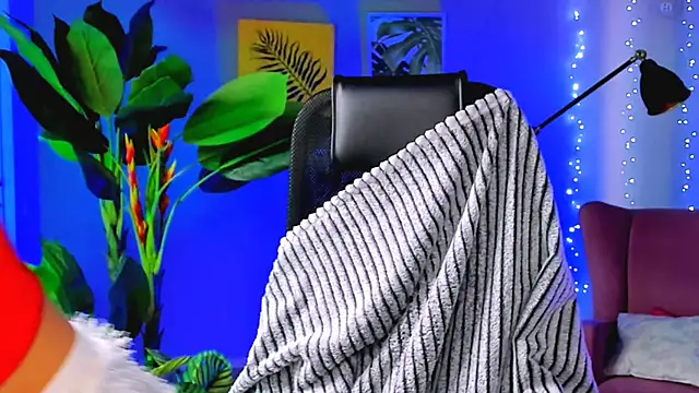 Snapshot of KrisWillis chatting on February 2026 09:02:02 AM KrisWillis online show from February 2026 09:02:02 AM