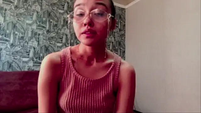 Snapshot of AnnettaBelsito chatting on May 2026 12:02:01 PM AnnettaBelsito online show from May 2026 12:02:01 PM