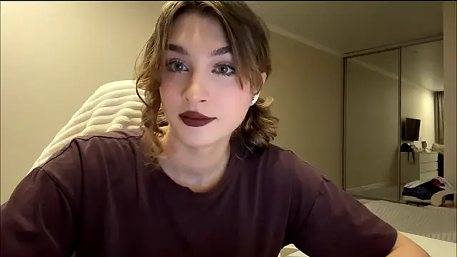 Snapshot of ElliKrovel chatting on February 2026 02:03:02 PM ElliKrovel online show from February 2026 02:03:02 PM