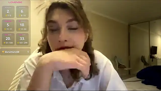 Snapshot of ElliKrovel chatting on February 2026 03:23:02 PM ElliKrovel online show from February 2026 03:23:02 PM