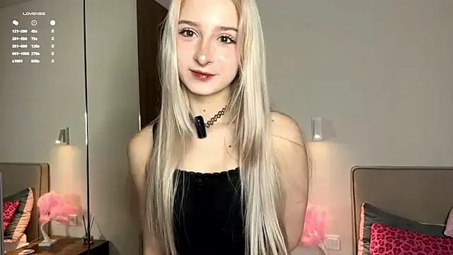 Snapshot of EvaQT chatting on February 2026 07:35:02 AM EvaQT online show from February 2026 07:35:02 AM