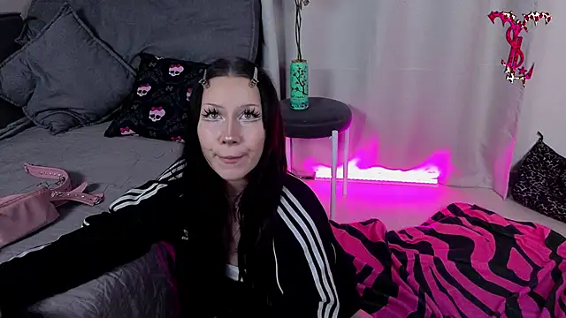 Snapshot of xdigitalxhoe chatting on June 2026 08:43:01 PM xdigitalxhoe online show from June 2026 08:43:01 PM
