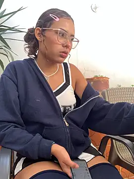 Snapshot of Rylia chatting on February 2026 01:33:02 PM Rylia online show from February 2026 01:33:02 PM