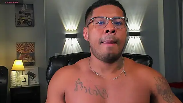 Snapshot of LEOHRDZ chatting on March 2026 09:44:01 AM LEOHRDZ online show from March 2026 09:44:01 AM