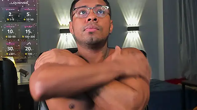 Snapshot of LEOHRDZ chatting on March 2026 08:21:02 AM LEOHRDZ online show from March 2026 08:21:02 AM