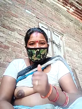 Snapshot of Kirti_sacsena chatting on April 2026 08:42:01 AM Kirti sacsena online show from April 2026 08:42:01 AM