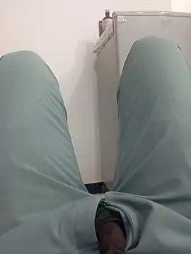 Snapshot of Daddyishere_19 chatting on February 2026 05:35:01 AM Daddyishere 19 online show from February 2026 05:35:01 AM