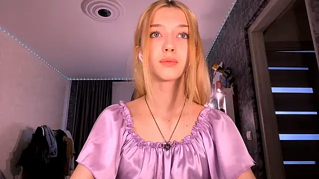 Snapshot of TaliCaan chatting on February 2026 12:13:02 PM TaliCaan online show from February 2026 12:13:02 PM