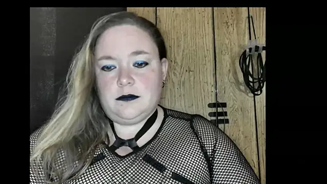 Snapshot of ladylynn13 chatting on February 2026 07:04:02 PM ladylynn13 online show from February 2026 07:04:02 PM