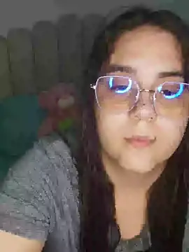 Snapshot of its_lauu_ chatting on April 2026 05:36:02 AM its lauu online show from April 2026 05:36:02 AM