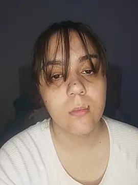 Snapshot of its_lauu_ chatting on May 2026 05:02:02 AM its lauu online show from May 2026 05:02:02 AM