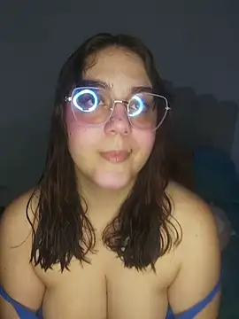 Snapshot of its_lauu_ chatting on May 2026 05:26:02 AM its lauu online show from May 2026 05:26:02 AM