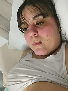 Snapshot of its_lauu_ chatting on July 2026 05:27:01 AM its lauu online show from July 2026 05:27:01 AM