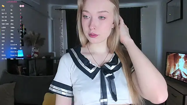 Snapshot of AmyLouWood chatting on February 2026 07:39:01 AM AmyLouWood online show from February 2026 07:39:01 AM