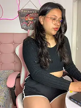 Snapshot of LilithRose_ chatting on February 2026 01:42:01 PM LilithRose online show from February 2026 01:42:01 PM