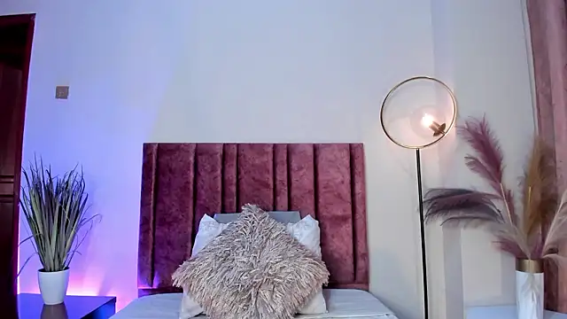 Snapshot of AndraCyruss chatting on February 2026 11:33:02 PM AndraCyruss online show from February 2026 11:33:02 PM