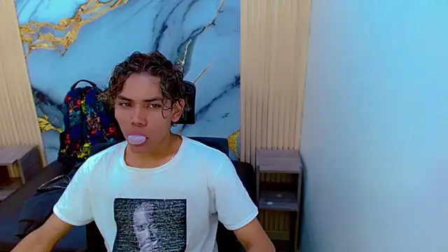 DaviidBuckx  online show from April 2026 07:23:02 PM