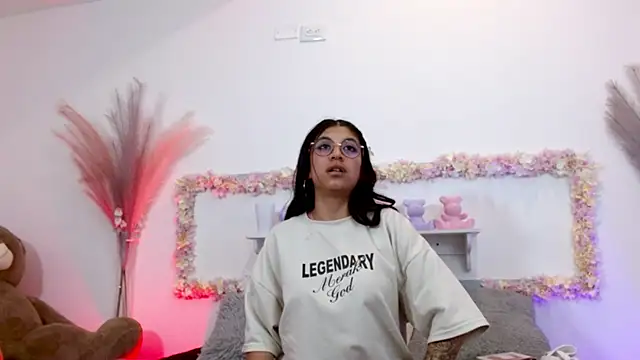 Snapshot of sharlotaustral18 chatting on March 2026 03:56:02 AM sharlotaustral18 online show from March 2026 03:56:02 AM