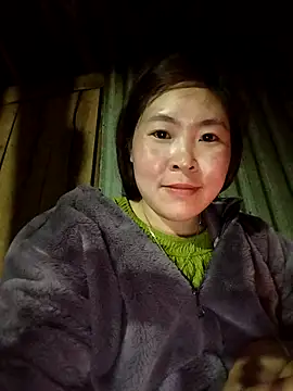 Snapshot of Yiyoongg chatting on February 2026 12:58:02 PM Yiyoongg online show from February 2026 12:58:02 PM