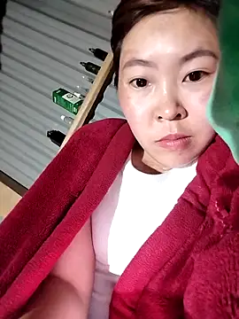 Snapshot of Yiyoongg chatting on March 2026 01:50:02 PM Yiyoongg online show from March 2026 01:50:02 PM