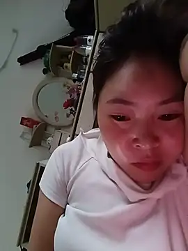 Yiyoongg online show from July 2026 10:52:02 AM
