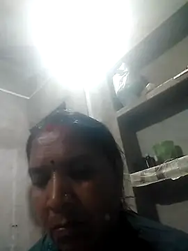 Snapshot of Loomaraj chatting on February 2026 08:27:01 PM Loomaraj online show from February 2026 08:27:01 PM