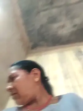 Snapshot of Loomaraj chatting on February 2026 04:31:02 AM Loomaraj online show from February 2026 04:31:02 AM