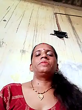 Snapshot of Anitarakkoli chatting on May 2026 04:40:01 AM Anitarakkoli online show from May 2026 04:40:01 AM