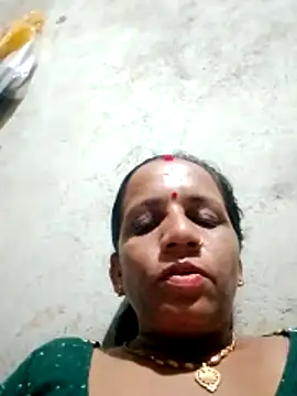 Snapshot of Anitarakkoli chatting on May 2026 04:46:02 PM Anitarakkoli online show from May 2026 04:46:02 PM