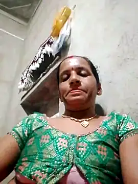 Snapshot of Anitarakkoli chatting on May 2026 04:58:02 PM Anitarakkoli online show from May 2026 04:58:02 PM