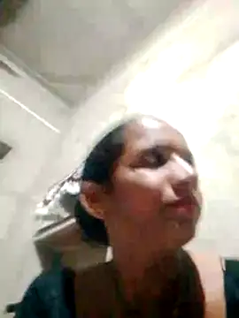 Snapshot of Anitarakkoli chatting on May 2026 05:07:01 PM Anitarakkoli online show from May 2026 05:07:01 PM