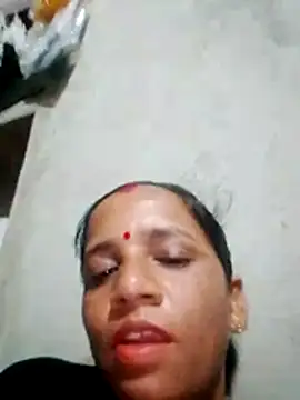 Snapshot of Anitarakkoli chatting on May 2026 10:03:01 PM Anitarakkoli online show from May 2026 10:03:01 PM