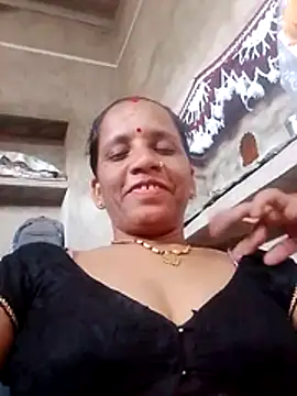 Snapshot of Anitarakkoli chatting on May 2026 05:48:02 AM Anitarakkoli online show from May 2026 05:48:02 AM