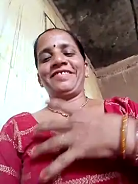 Snapshot of Anitarakkoli chatting on May 2026 04:54:01 AM Anitarakkoli online show from May 2026 04:54:01 AM