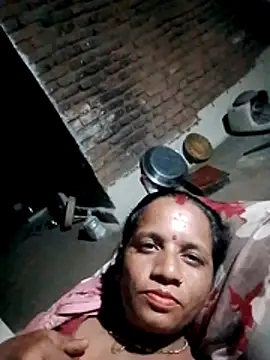 Snapshot of Anitarakkoli chatting on May 2026 06:09:01 PM Anitarakkoli online show from May 2026 06:09:01 PM