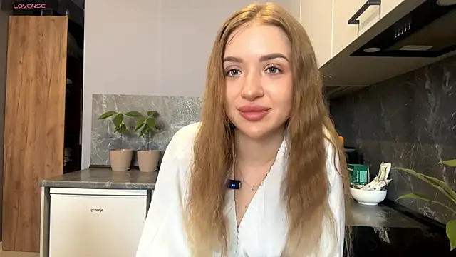 Snapshot of BeaCazin chatting on February 2026 06:47:01 AM BeaCazin online show from February 2026 06:47:01 AM