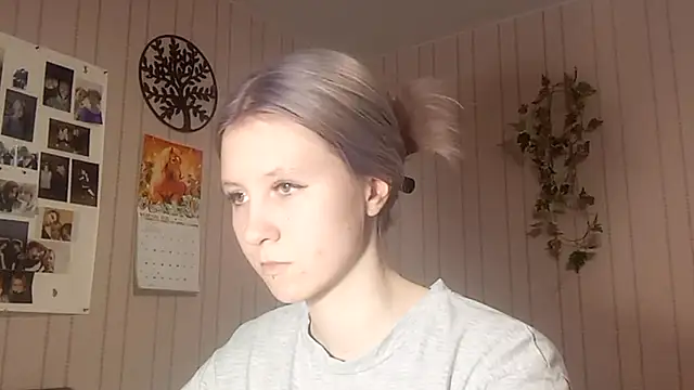 Snapshot of RunawayBr1de chatting on February 2026 03:12:01 PM RunawayBr1de online show from February 2026 03:12:01 PM