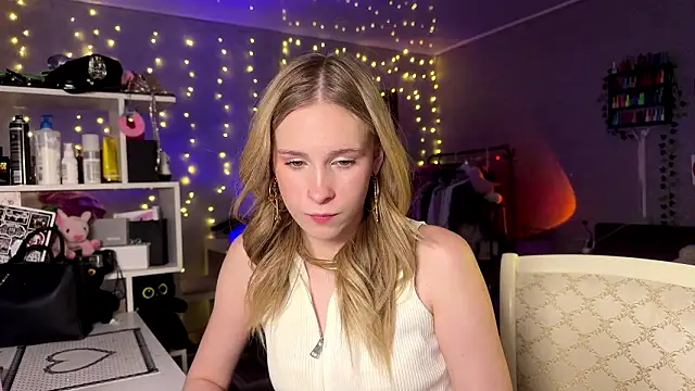 amily sunray online show from March 2026 02:45:02 PM