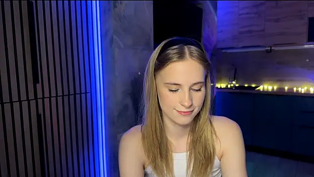 Snapshot of amily_sunray chatting on May 2026 04:15:02 PM amily sunray online show from May 2026 04:15:02 PM