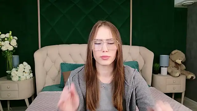 Arielle Vade online show from April 2026 05:10:01 AM