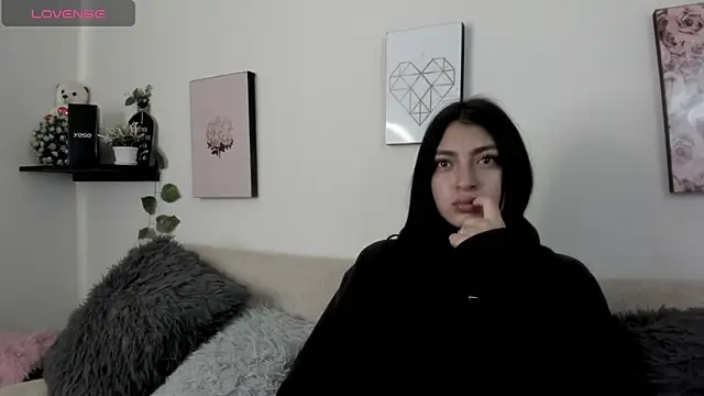 Alexaalove 1 online show from February 2026 12:05:02 PM