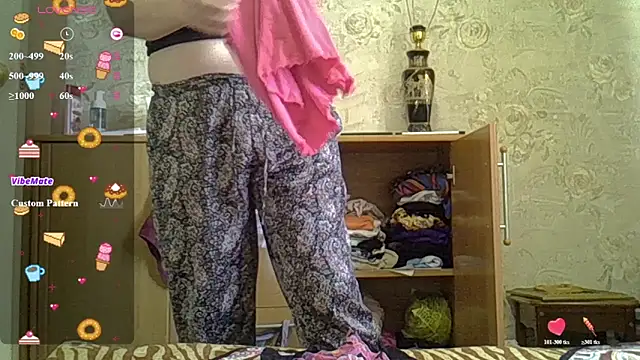 Snapshot of CurvyWild_Lady30 chatting on June 2026 10:52:01 AM CurvyWild Lady30 online show from June 2026 10:52:01 AM